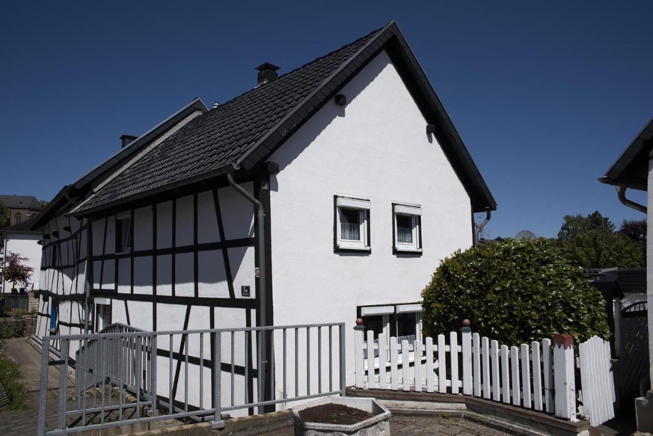 Rosige Zeiten, Ferien Im Fachwerkhaus Мехерних Екстериор снимка